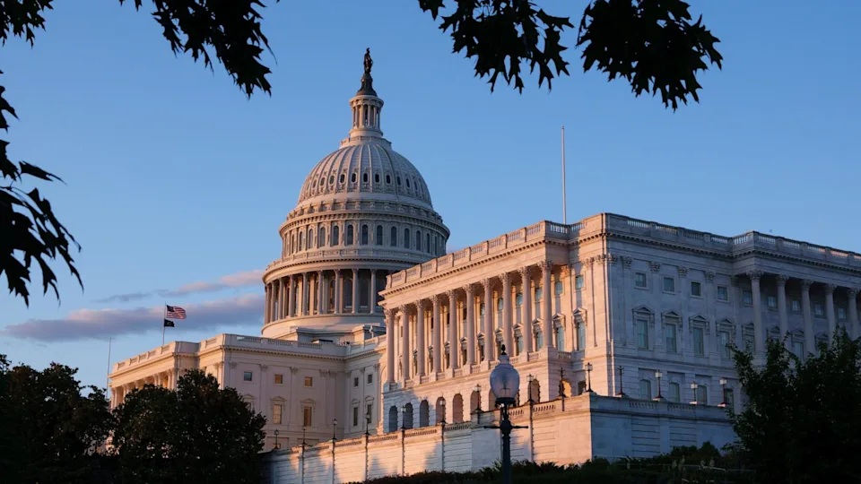 Mbyllet qeveria amerikane, demokratët refuzuan planin e financimit të republikanëve